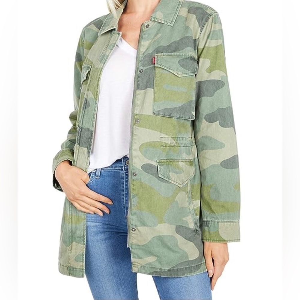 Levi’s Women’s Cotton Military Field Jacket Camo Size Small Like New